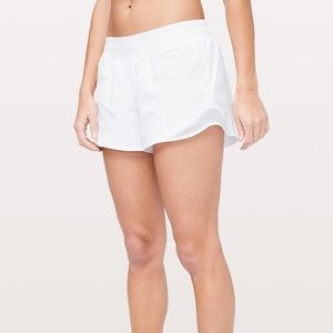 Lululemon • Hoth Hot Short 4” White